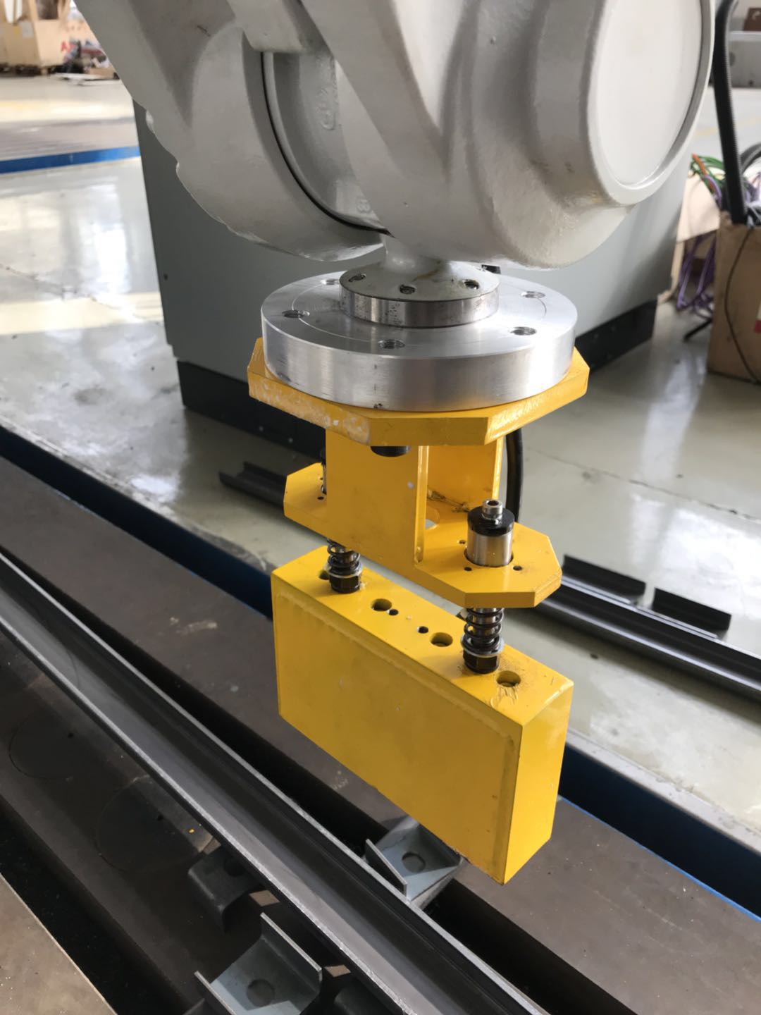 千豪磁電機(jī)械手夾具，機(jī)械手吸盤(pán)，自動(dòng)化夾具，電永磁夾具